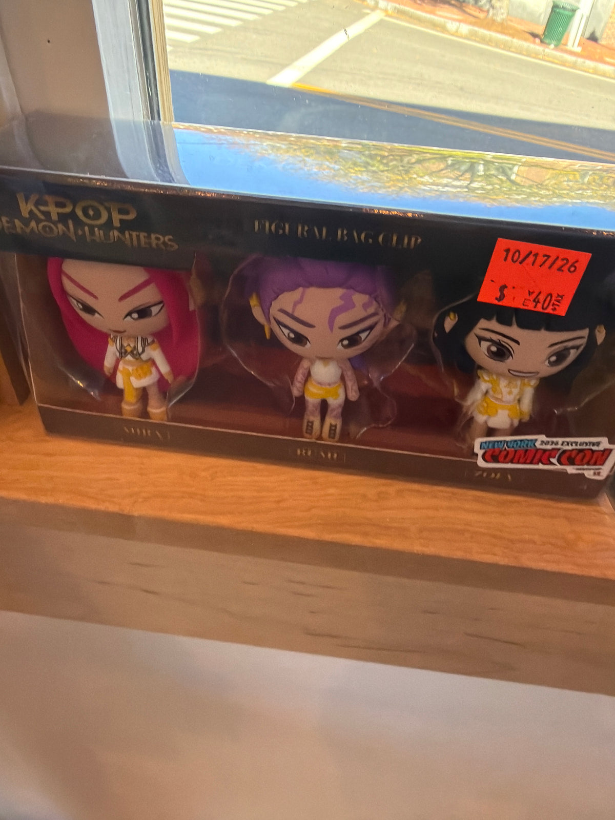Comic con kpop demon bag clip